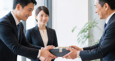 記念品の仕訳と具体例